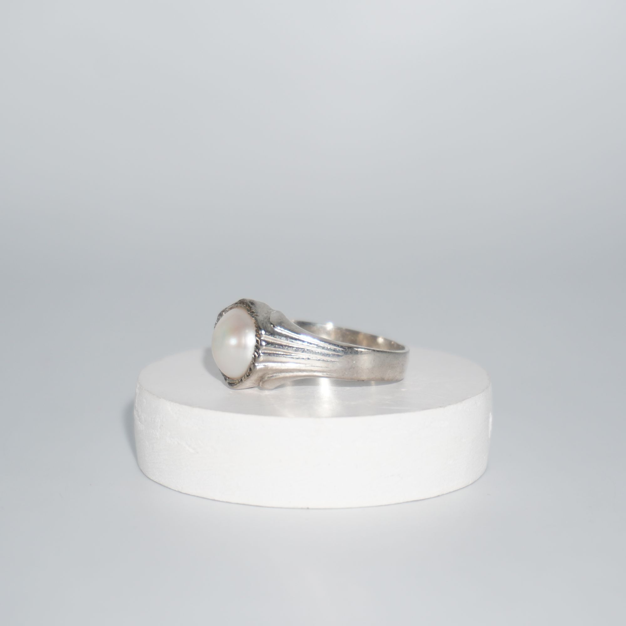 925 Silver Elegant Designer Ring 341R18