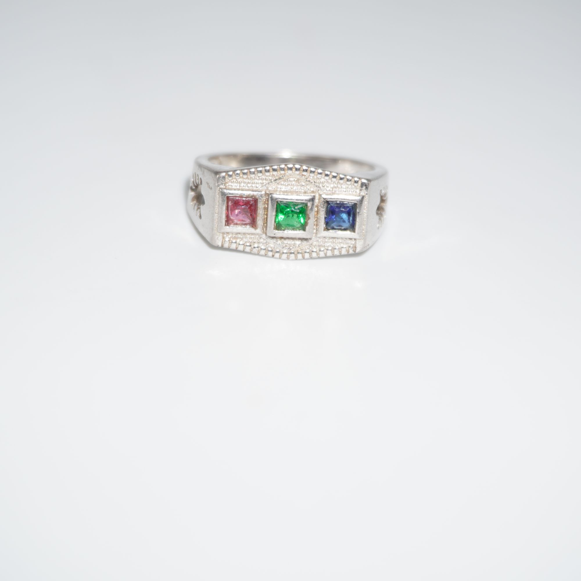 925 Silver Dazzling Designer Ring 195R501