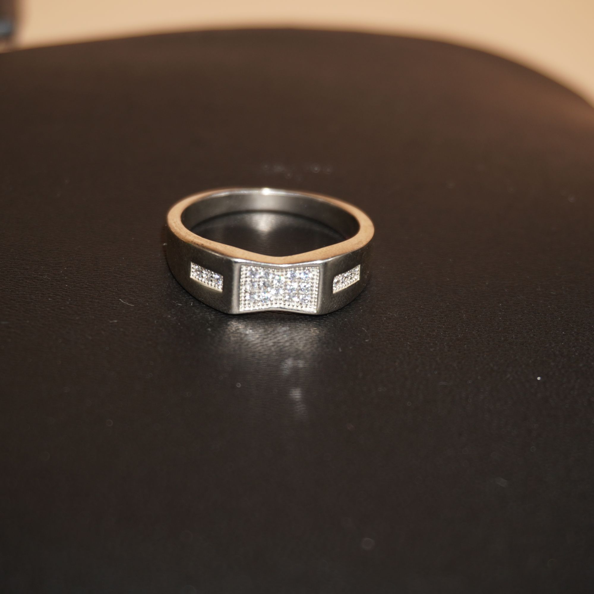 925 Silver Dazzling Gents Ring 720R31
