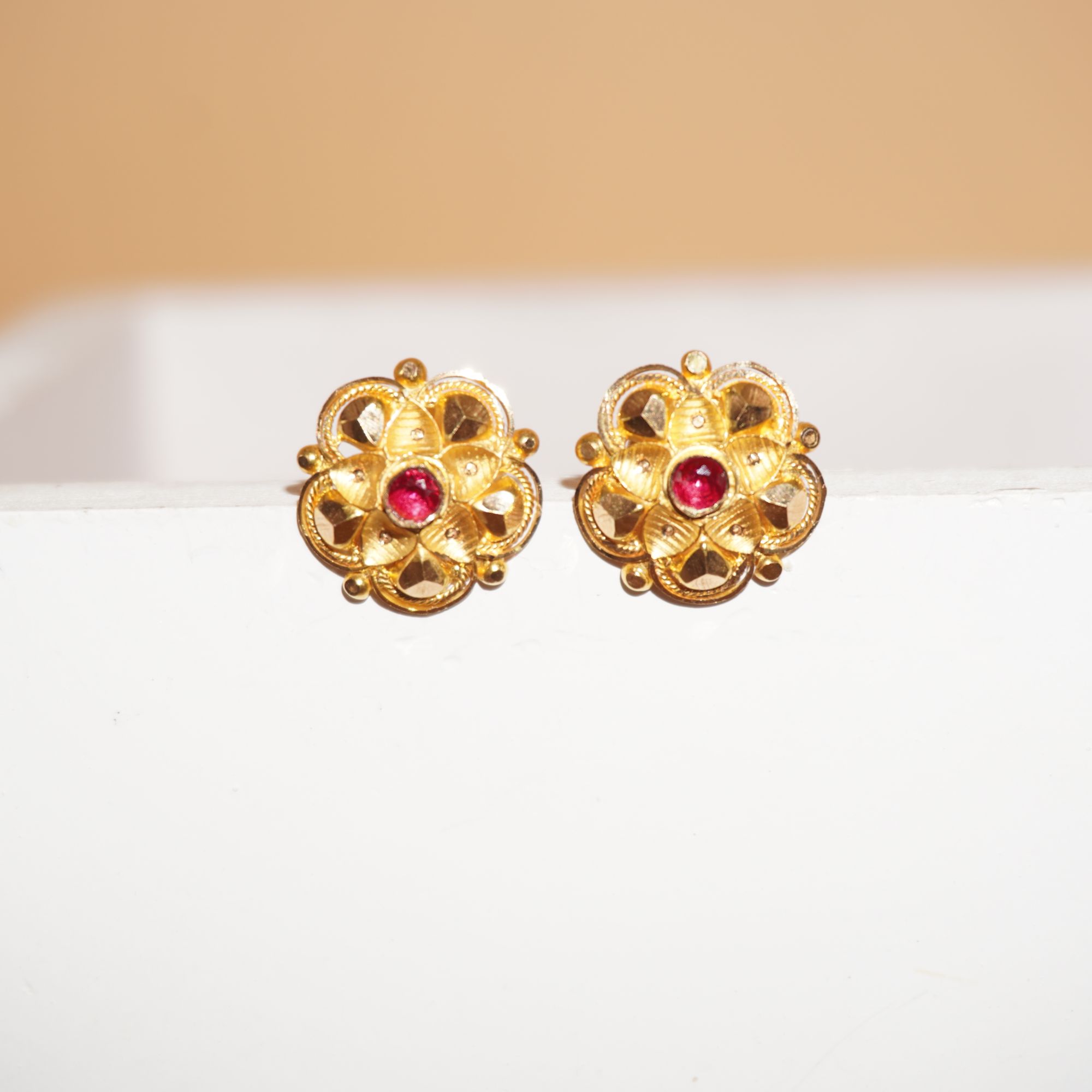 22k Gold Classic Daily Wear Earring 10R1015