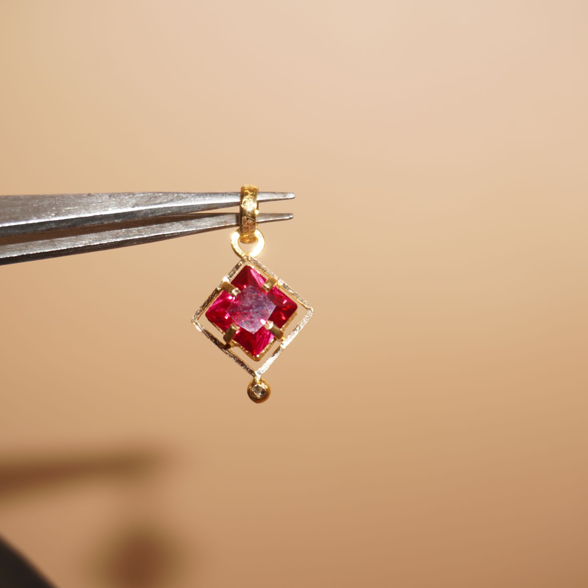 22k Gold Beautiful Pendant 65R207