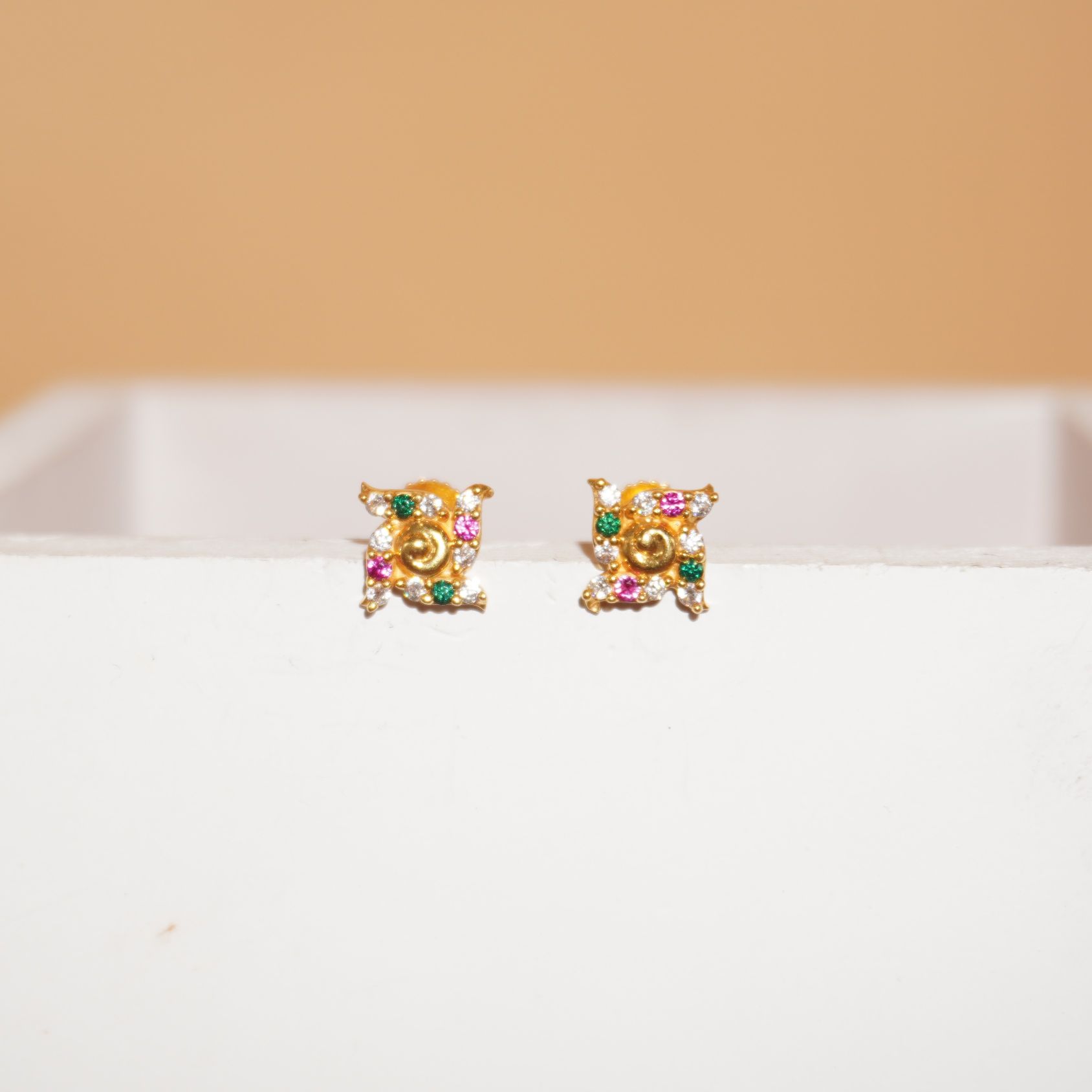 22k Gold Regal Earrings 36R433