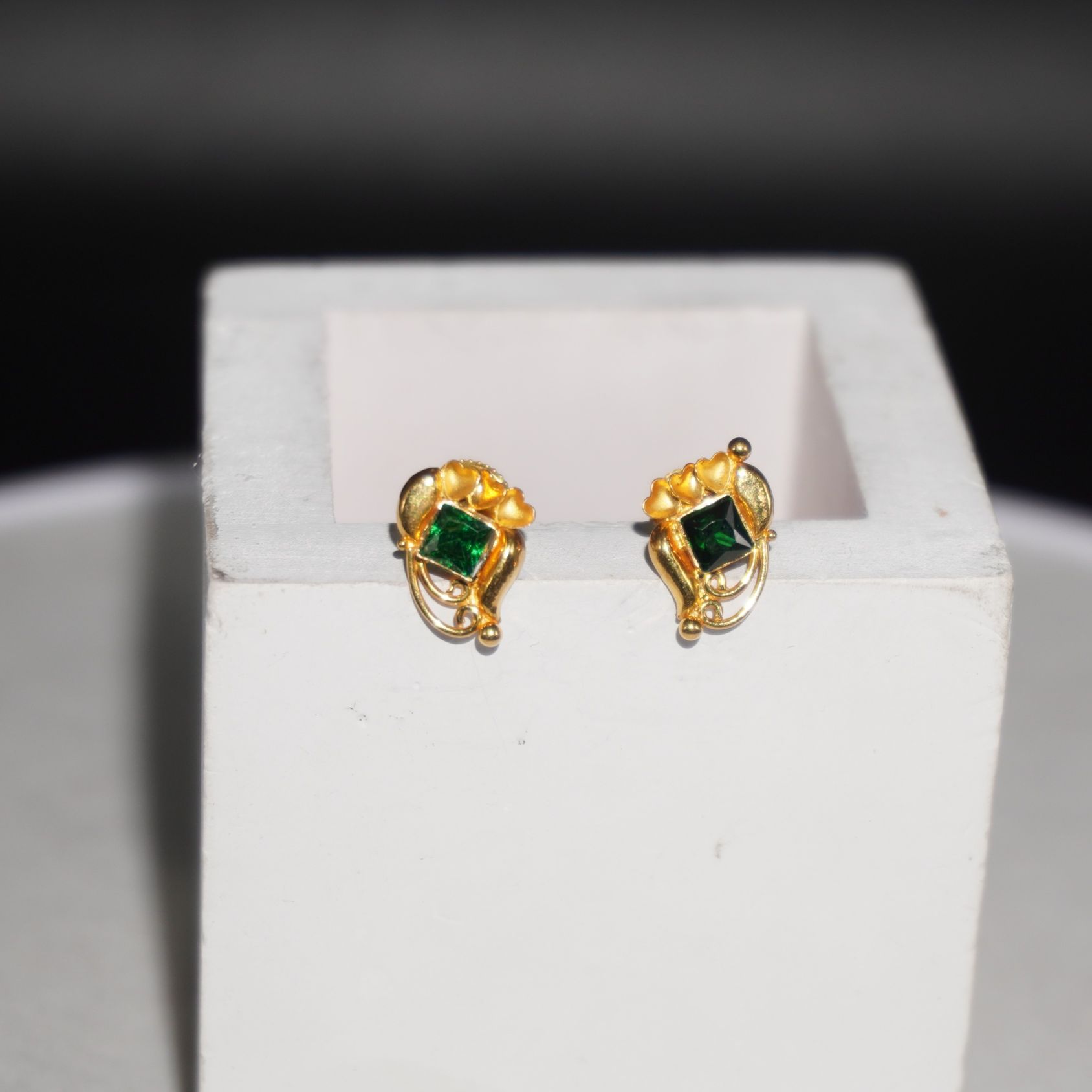 22k Gold Beautiful Earrings 41R114