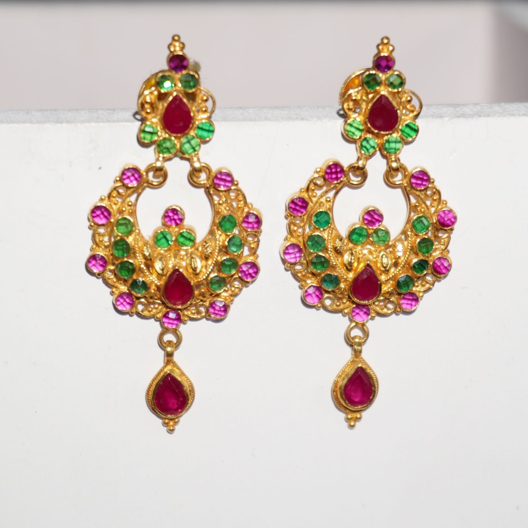22k Gold Handmade Earrings 37R17