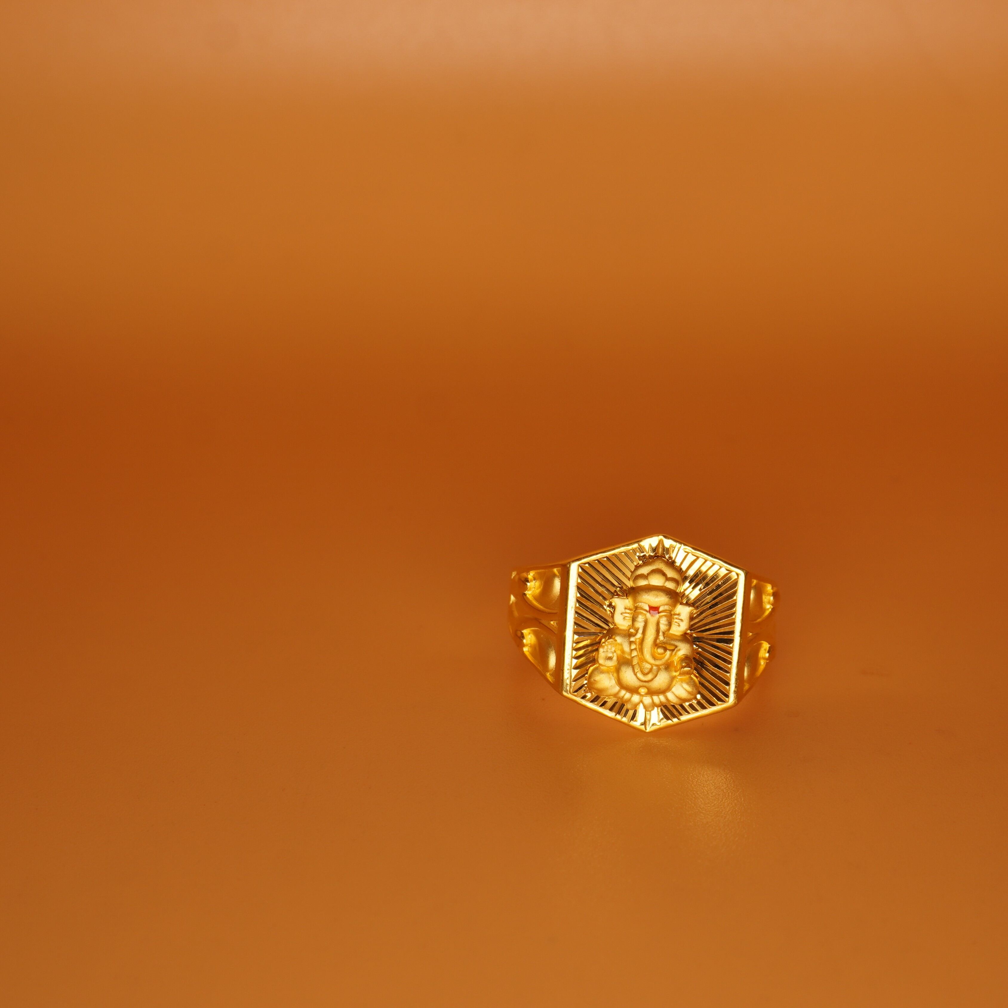 916 Gold Fancy Ring