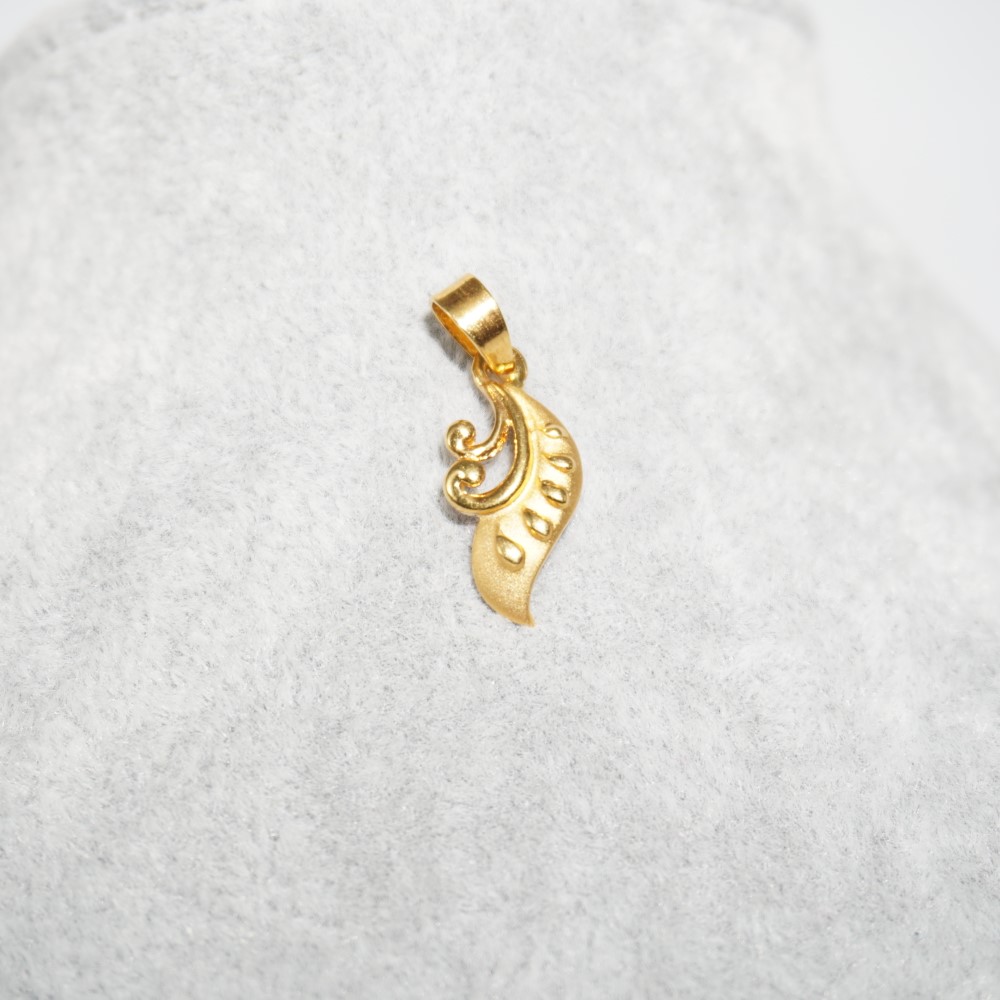 Gold Handmade Pendants 65R191