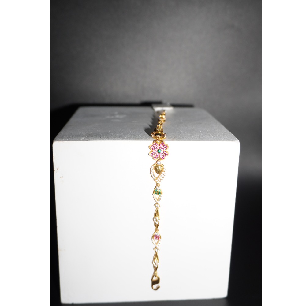 22kt fancy  desgin ladies bracelet