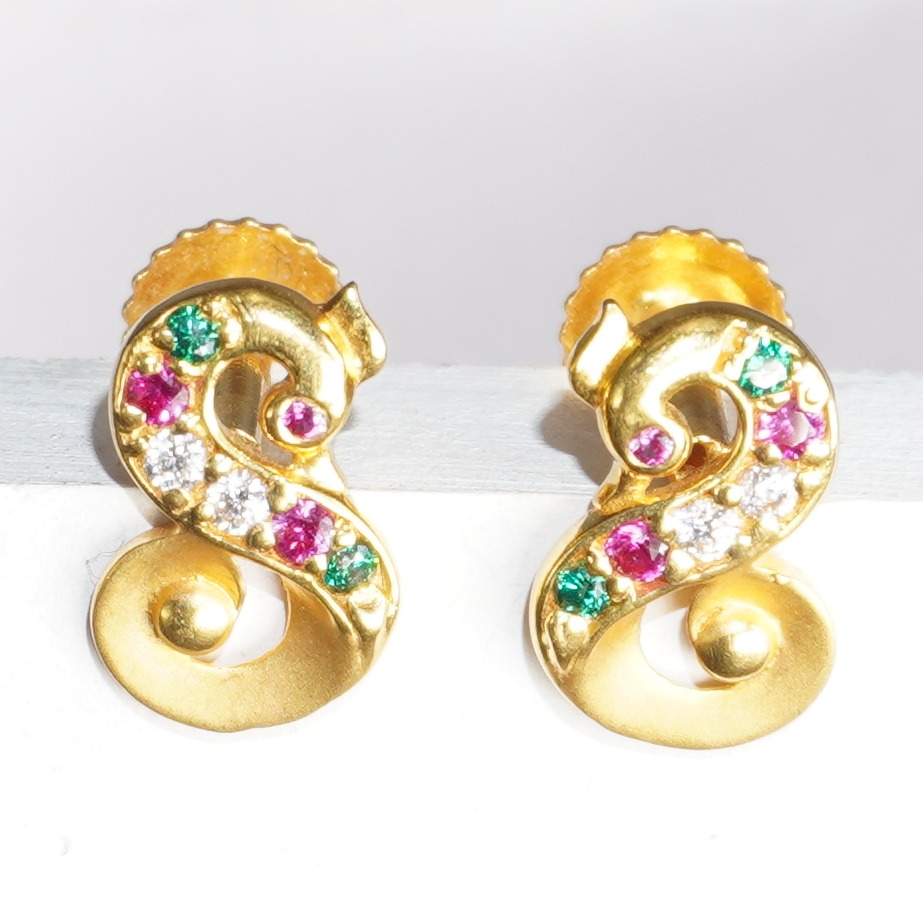 916 gold fancy earrings