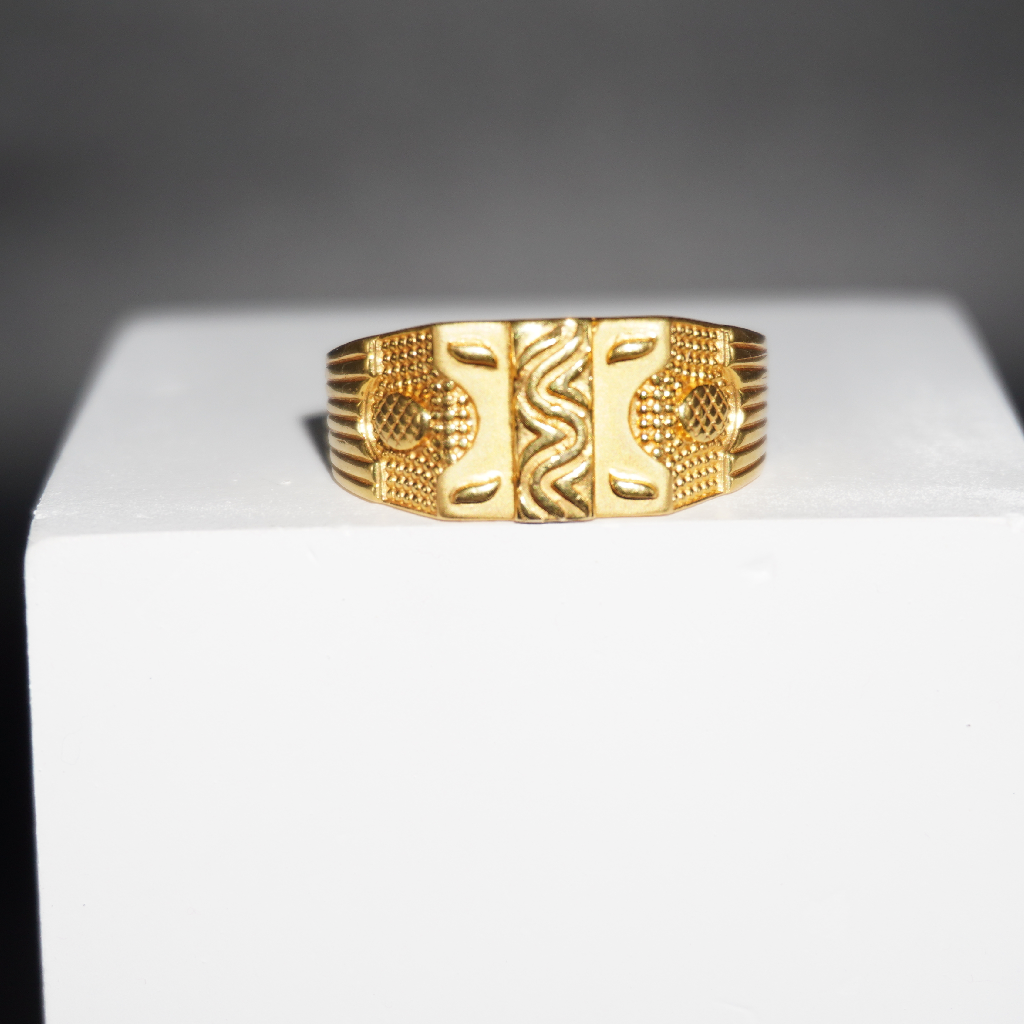916 Gold Plain Traditional Ring