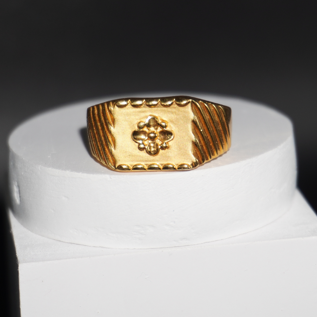 916 Gold Plain Flower Ring