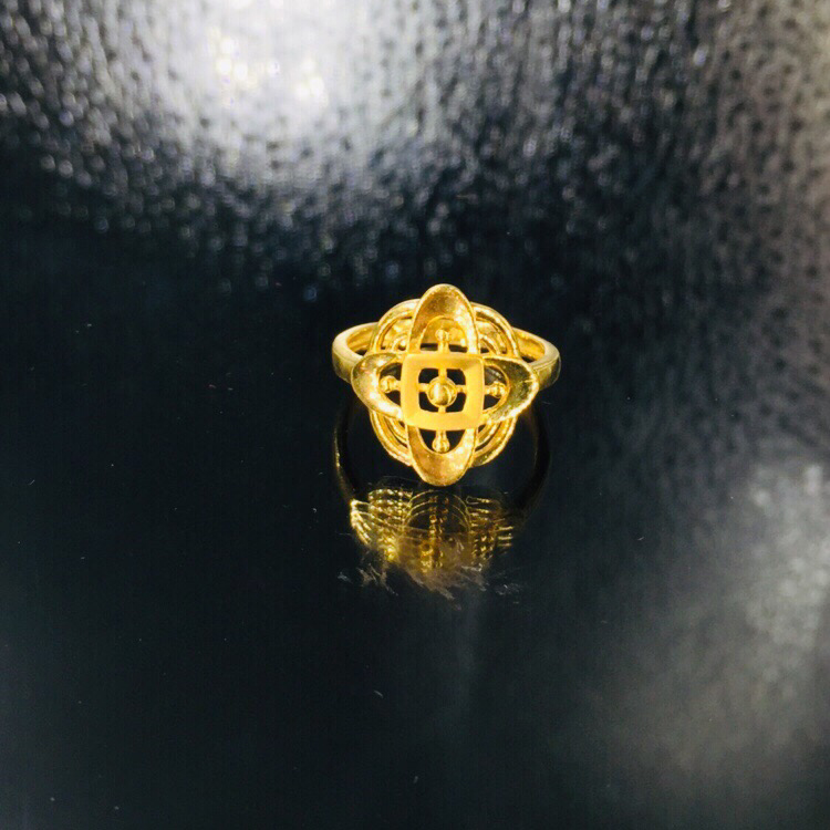 22k Yellow Gold Fancy Ring