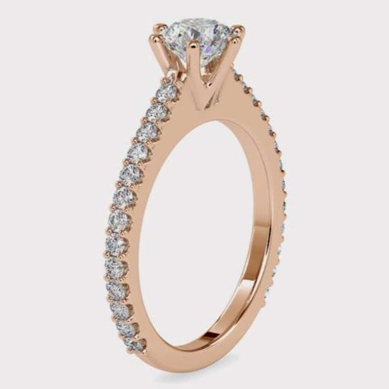 A different variety 18k gold ring 2.98 gms unisex ring with prongs
