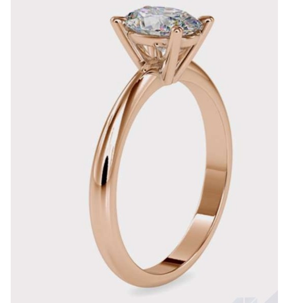 18k gold ring unisex ring with cushion and round diamond prongs