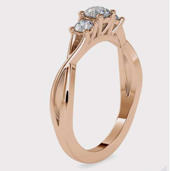 3.5 gms 18k gold ring with 1.35 ct. princess diamond prongs