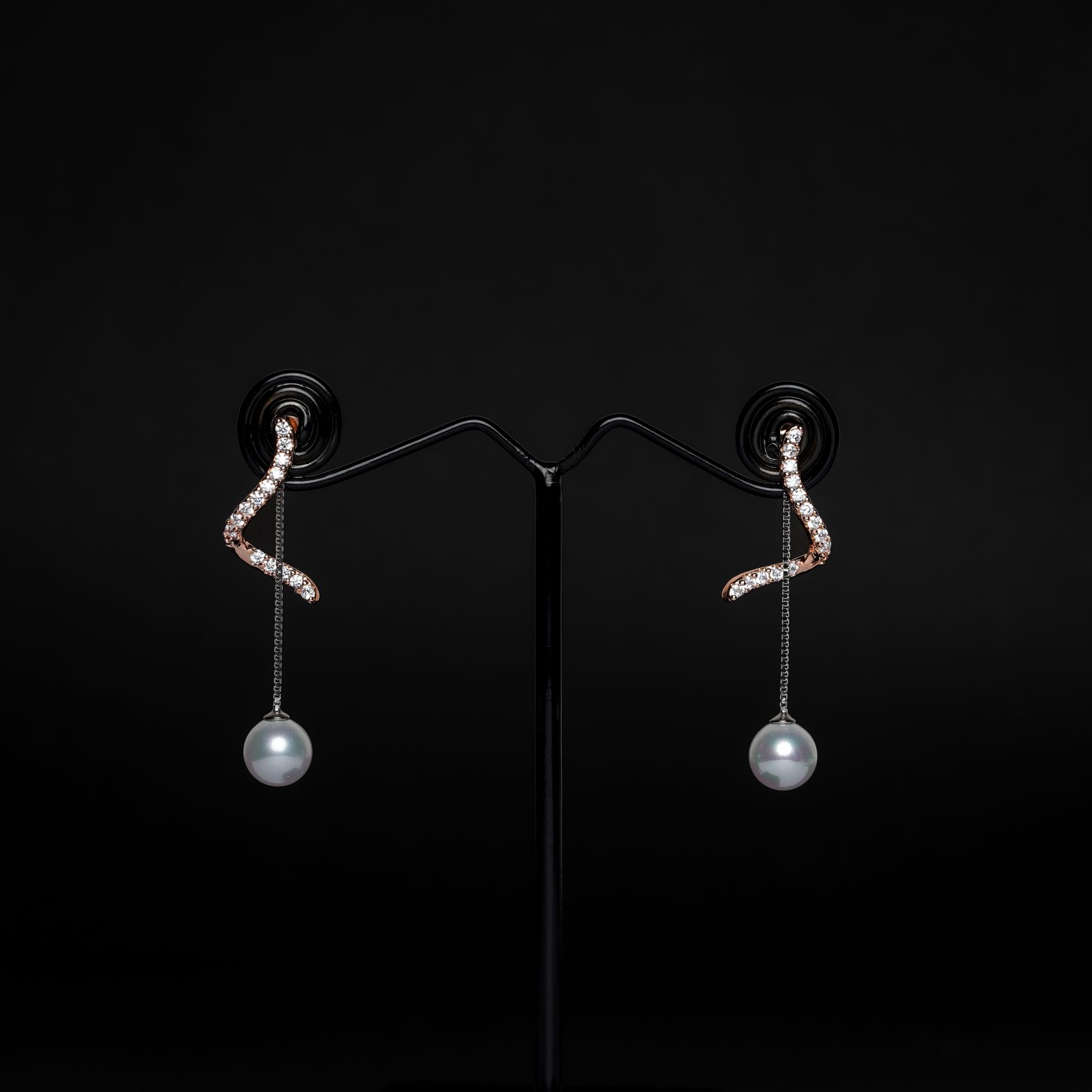 Rose Gold Stylish Tail Stoned With White Pearl Earring