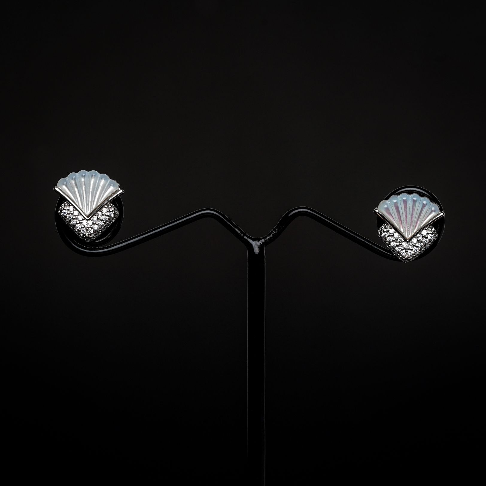 Rositaa Silver Sea Shell Earring
