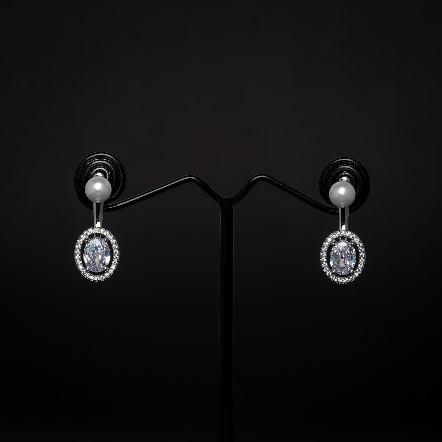 Rositaa Silver White Pearl & Stone Earring