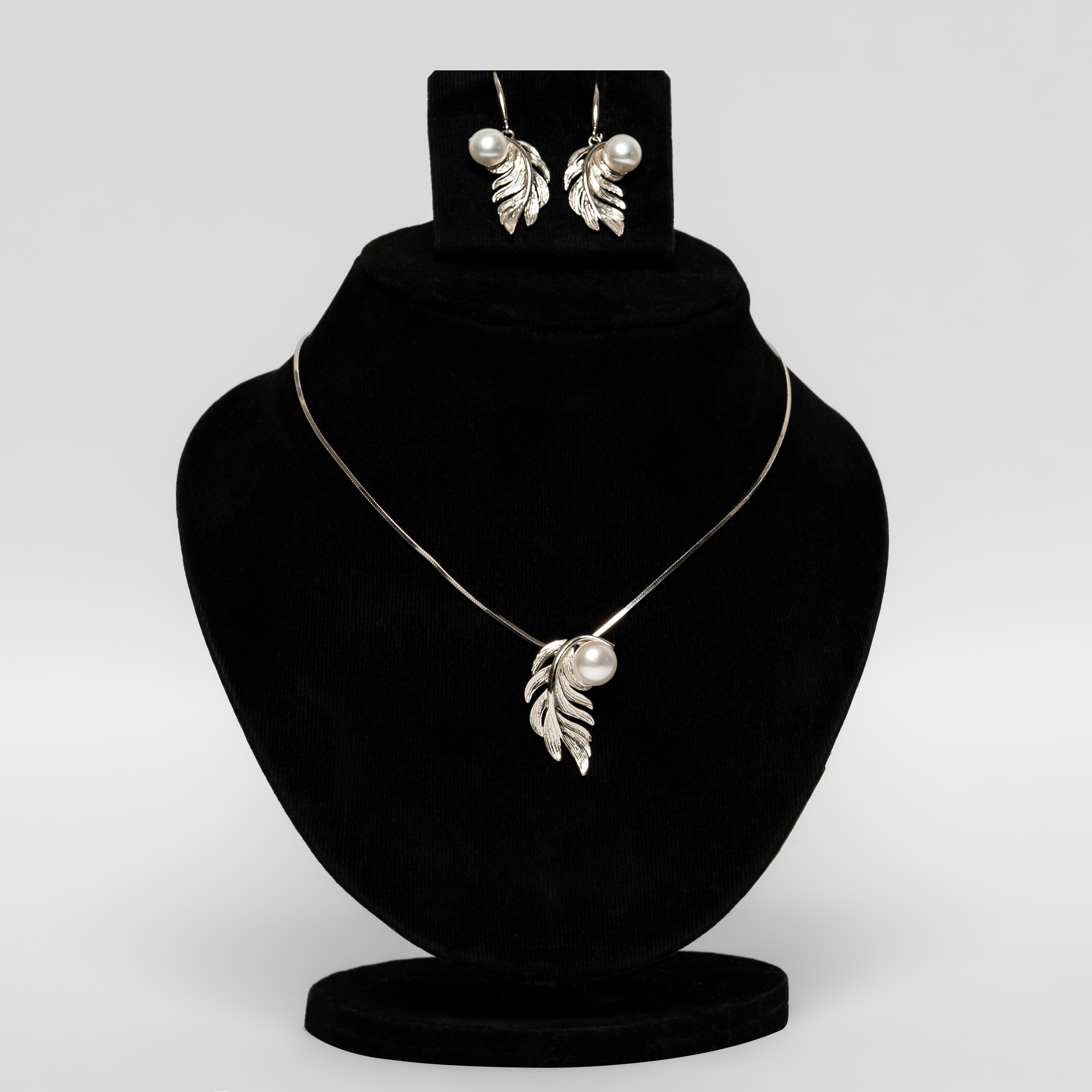 Nature Pearl Pendant Set