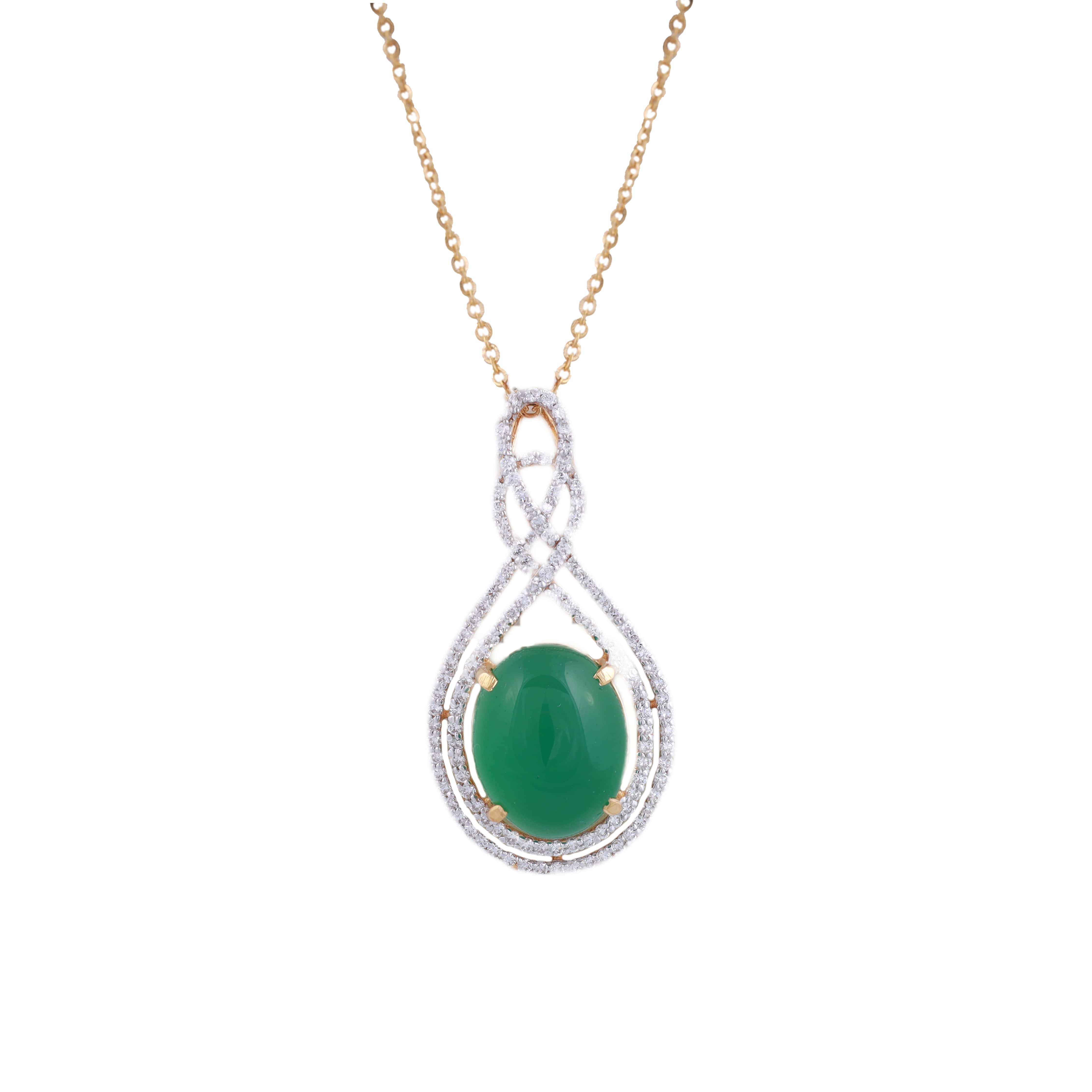 18K Gold Lab Grown Diamond with Emerald Stone Pendant Chain
