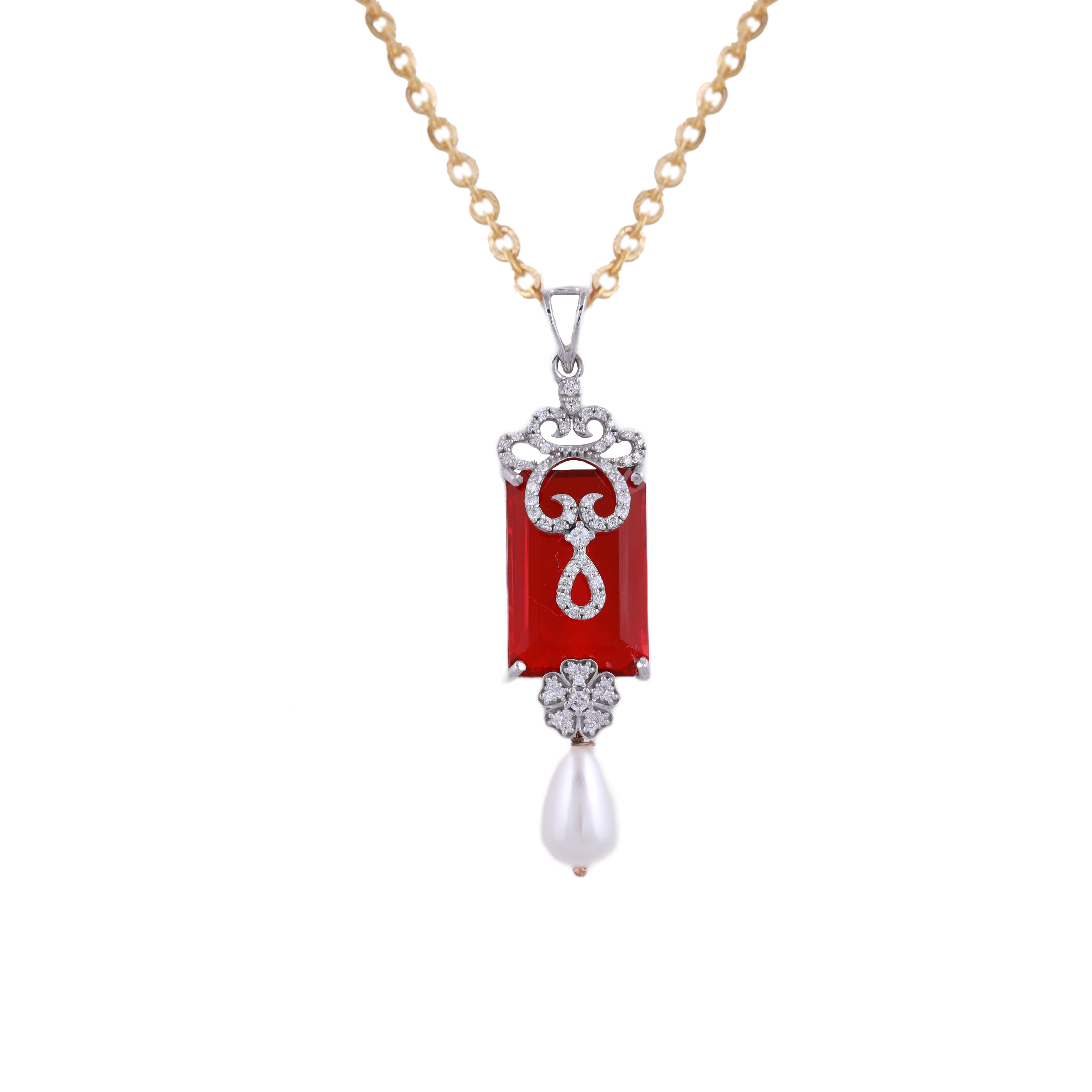 18Kt Gold Lab Grown Diamond With Red Stone Pendant Chain For Women