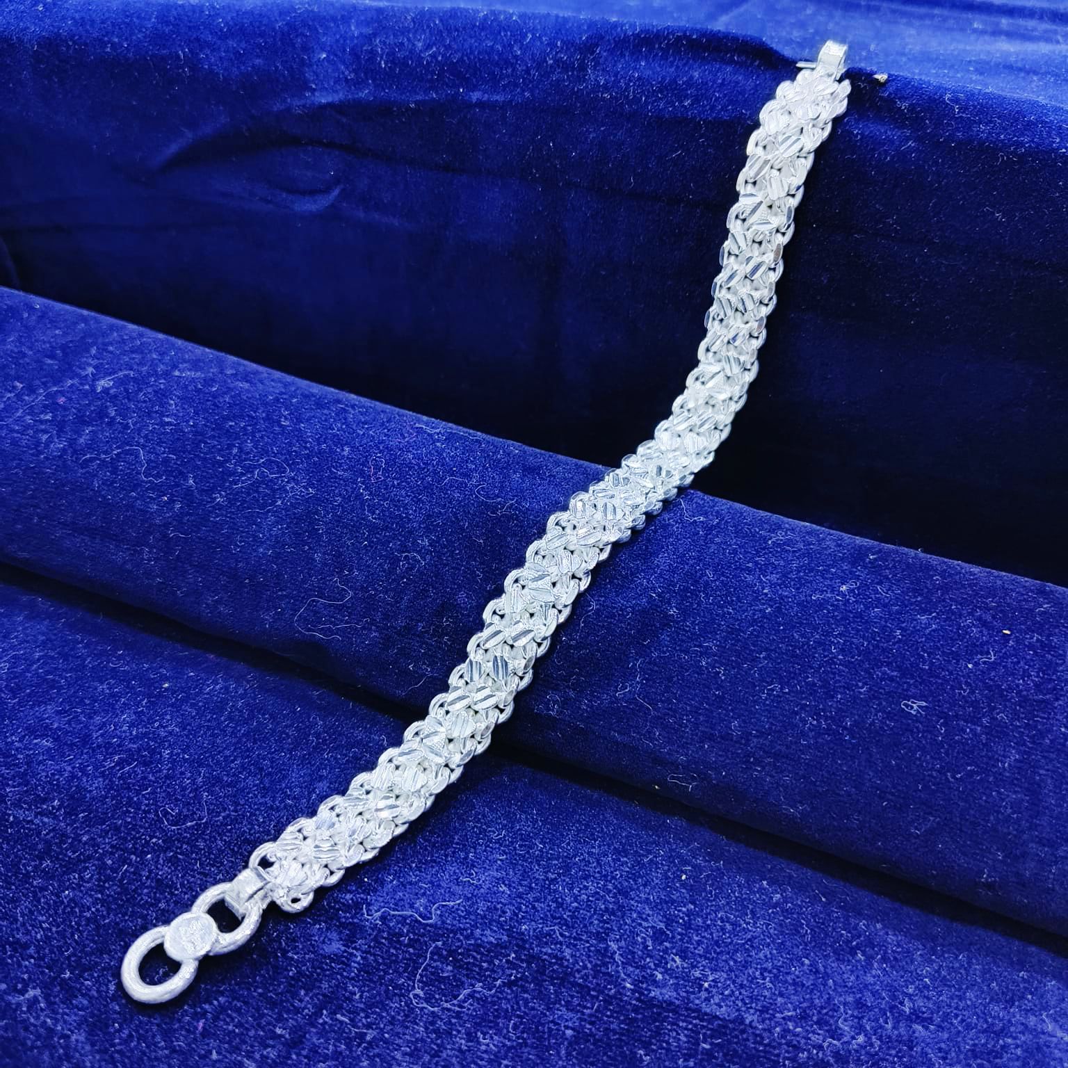 70 K Silver Fancy Mens Bracelet