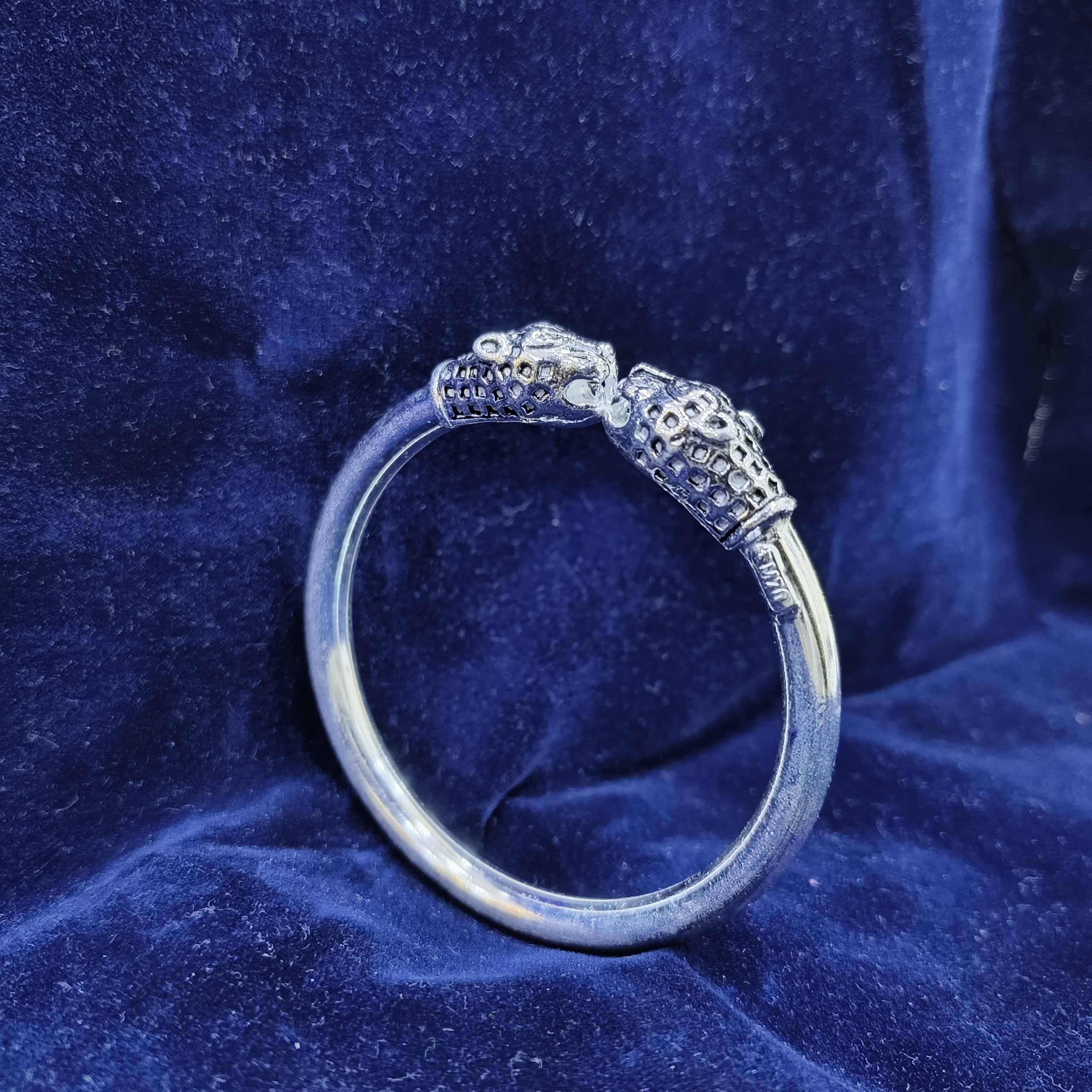 Silver Tiger Design Gents Kada
