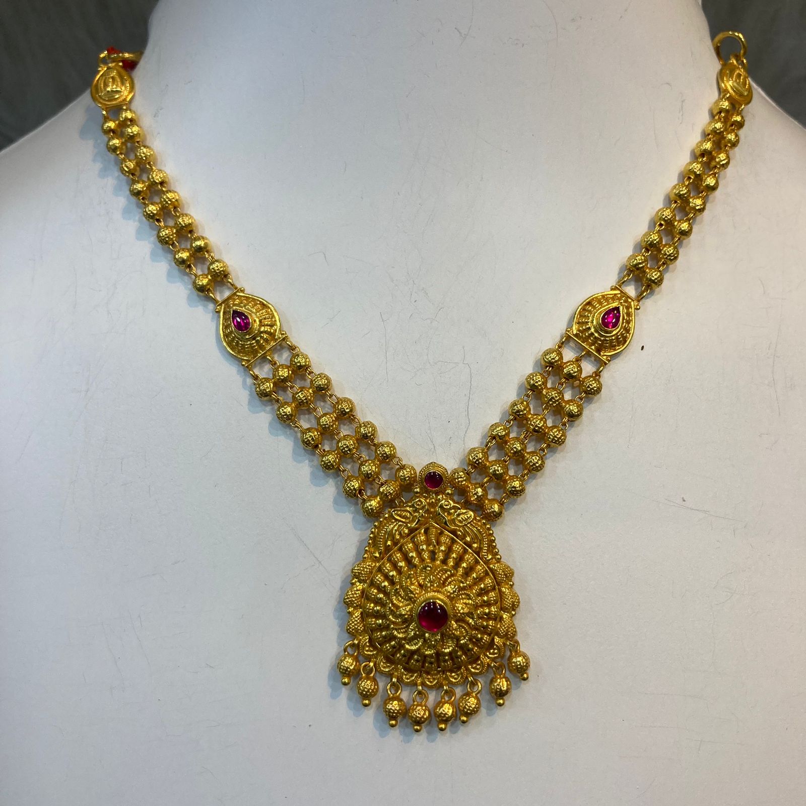 916 Gold Elegant Short Necklace