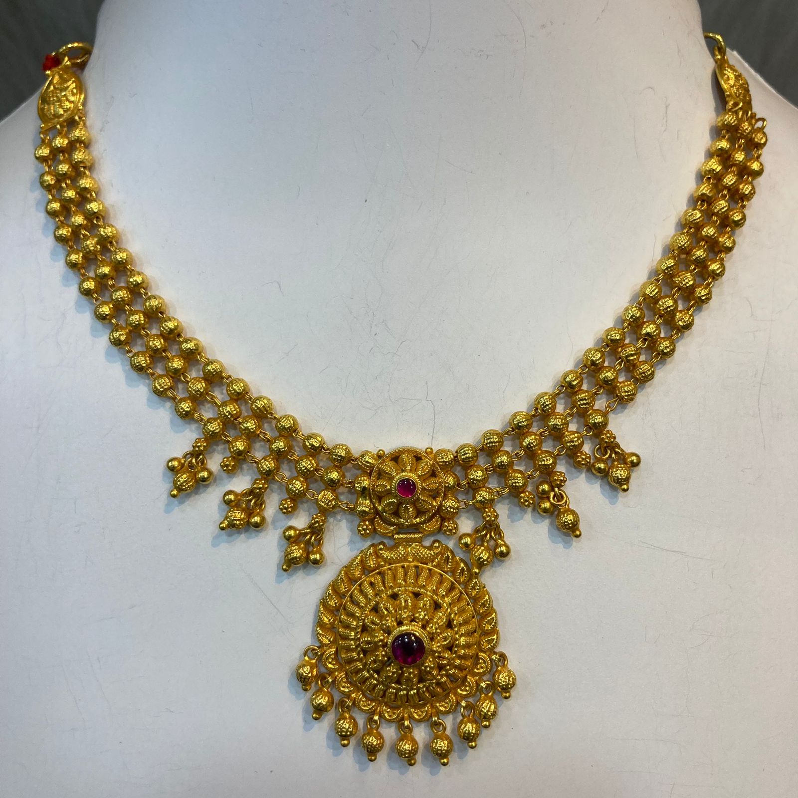 916 Gold Delicate Short Necklace
