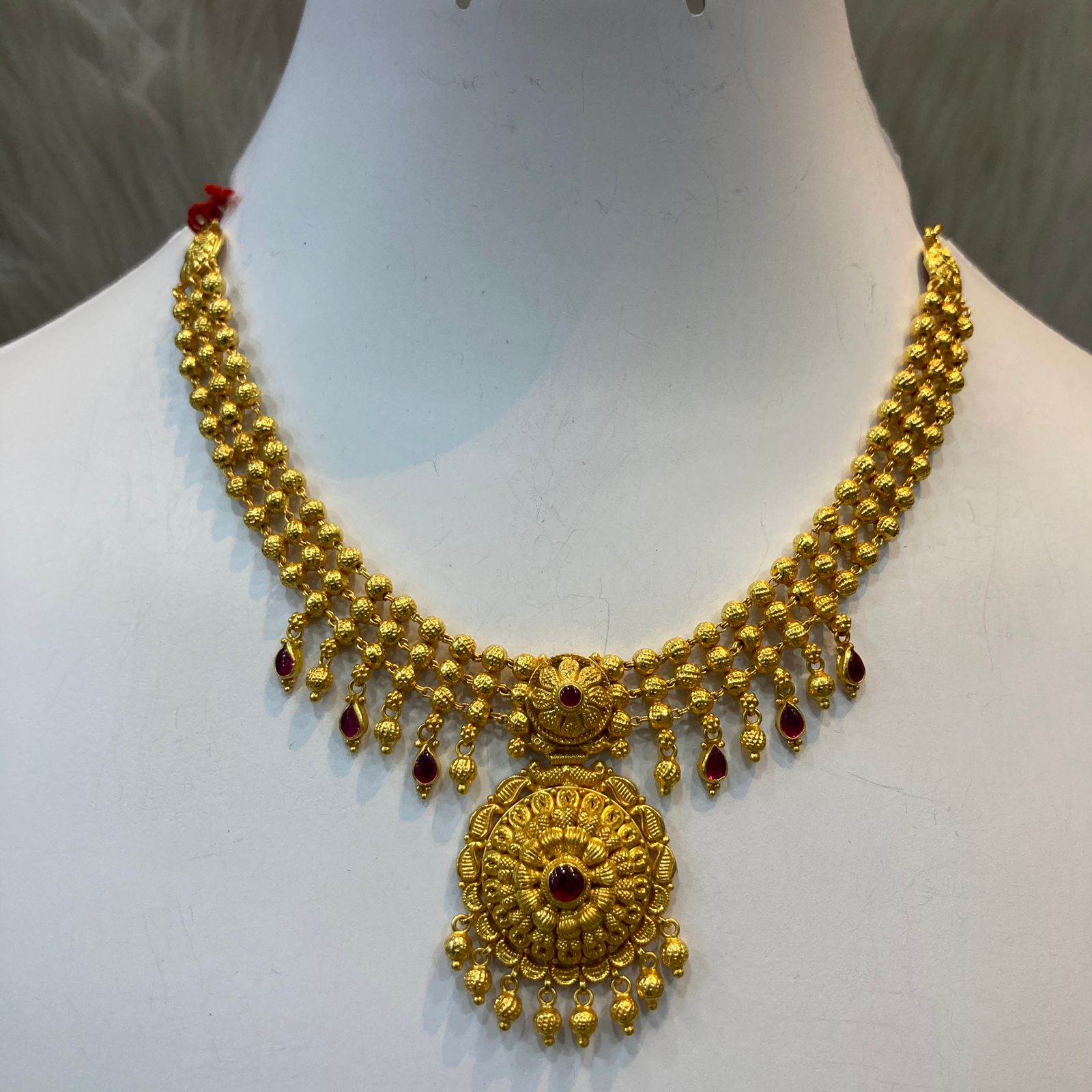 916 Gold Trending Short Necklace