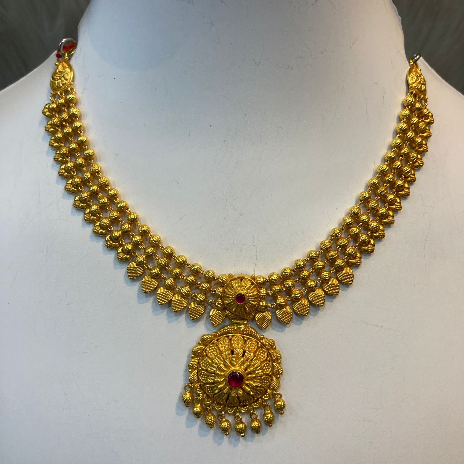 916 Gold Classic Short Necklace