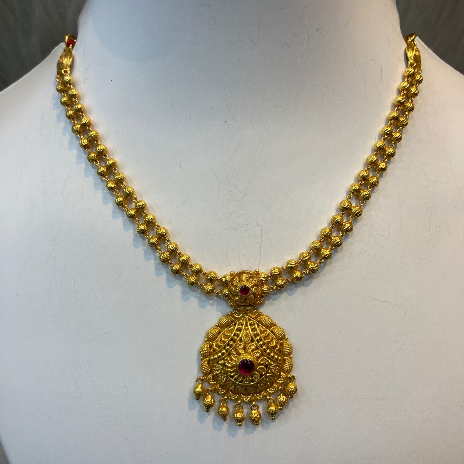 22K Gold Graceful Short Necklace