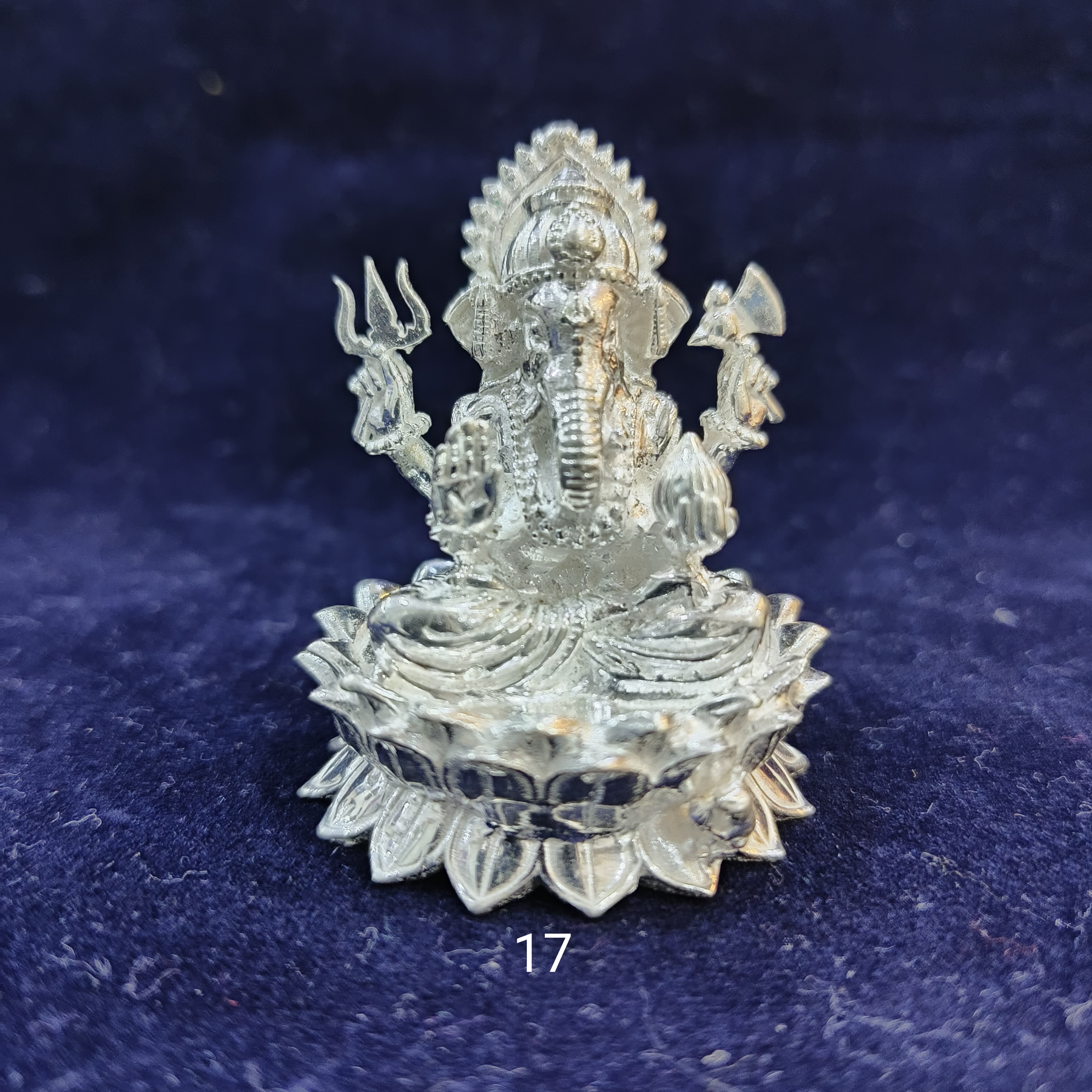 Silver ganpati kamal idol