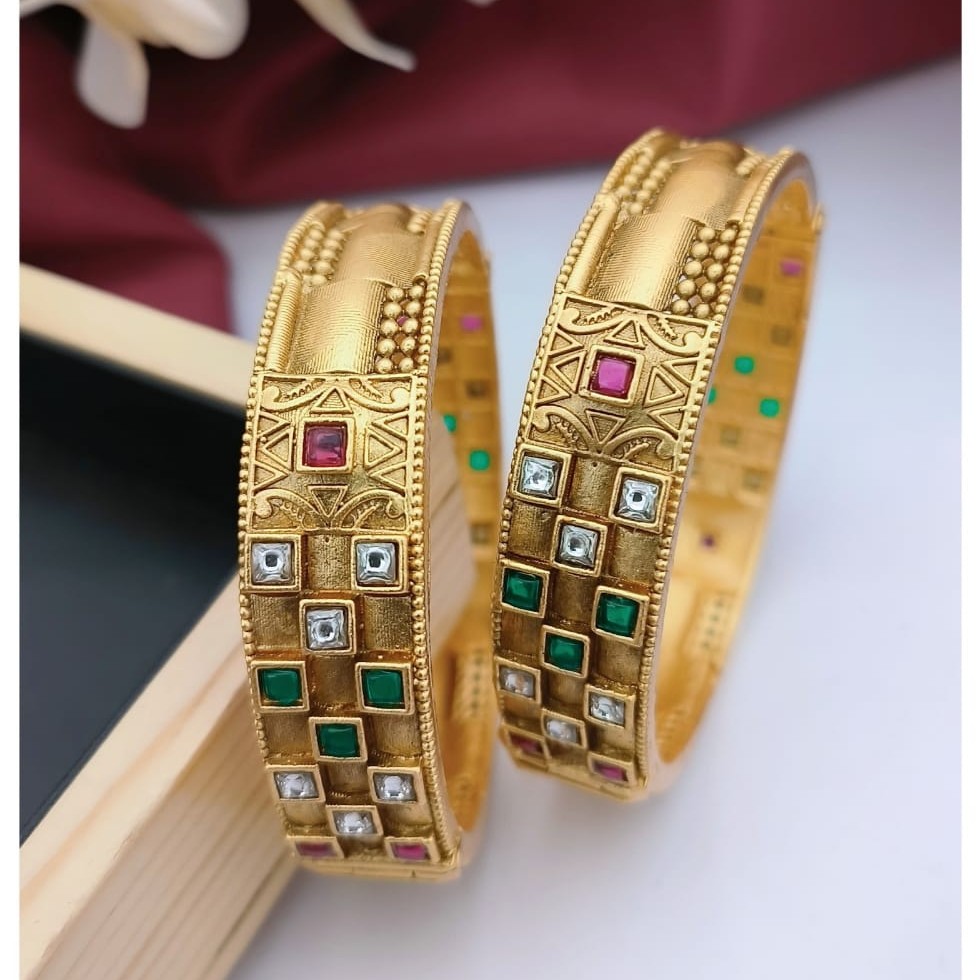 Gold forming graceful kada vcb02