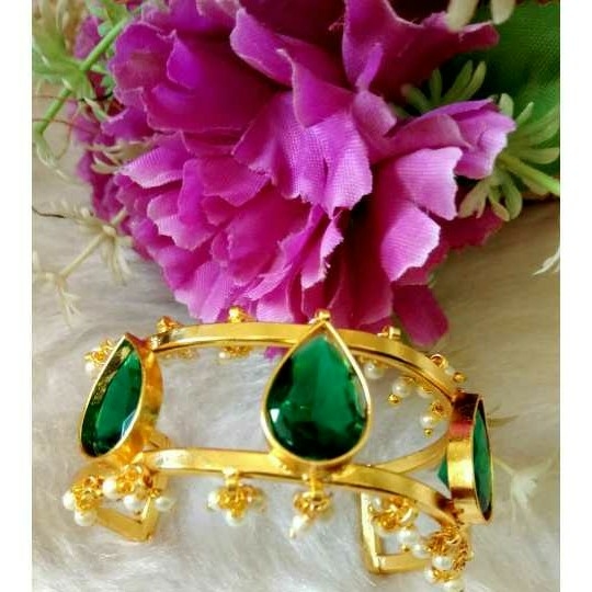 Ladies Designer Green Stone Bracelet