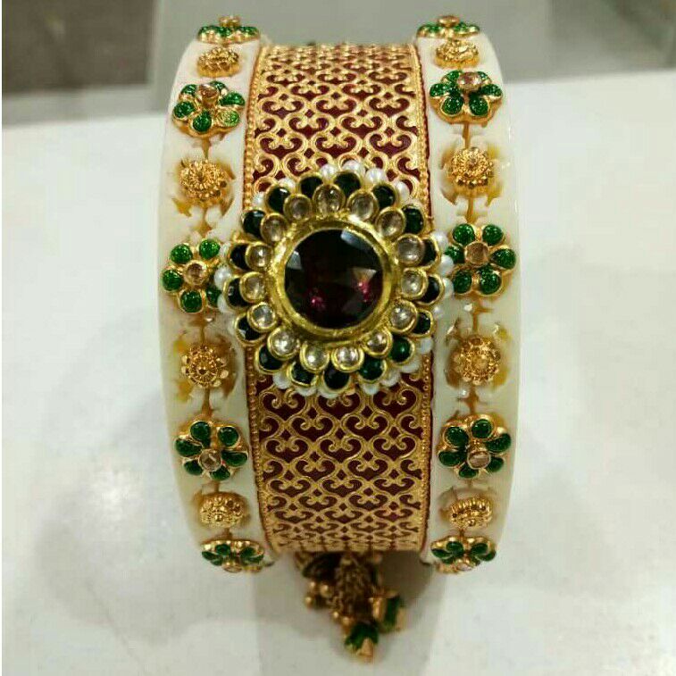 22K/916 Gold Antique Designer Chudi