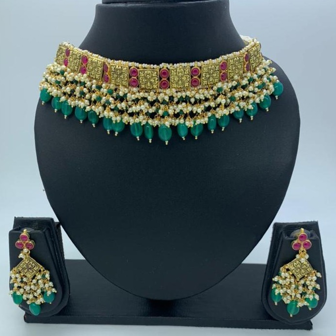 Green kundan artificial design necklace set