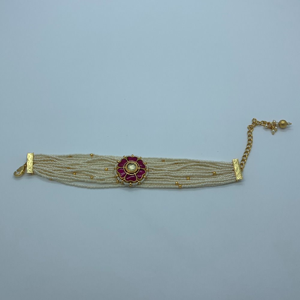 Flower Design White Beads Bracelet For Women