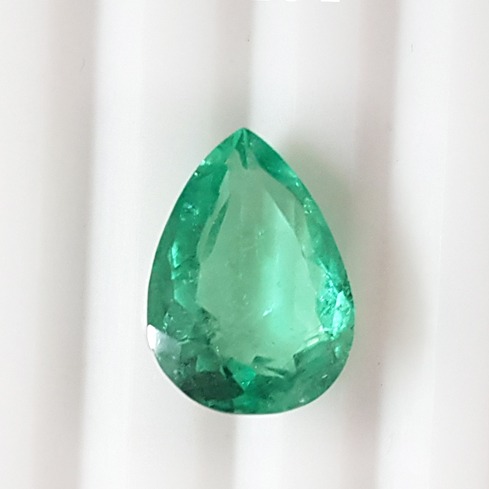 5.35ct drop natural green emerald panna