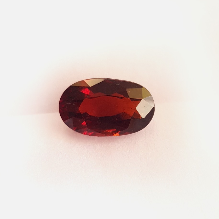 4.05ct (4.45 ratti) oval brown hessonite-gomed