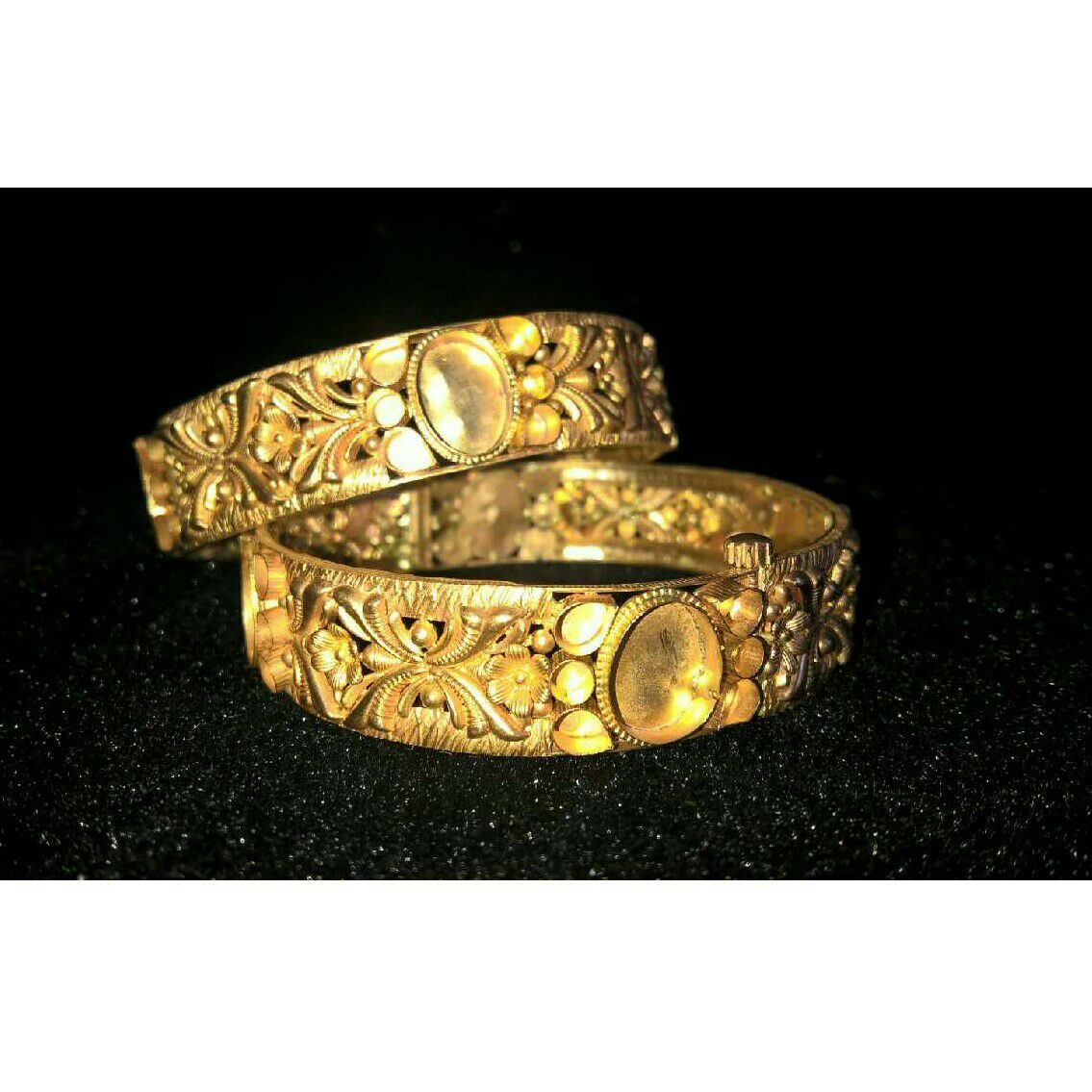916 Gold Kundan Antique Ladies Bridal Bangles