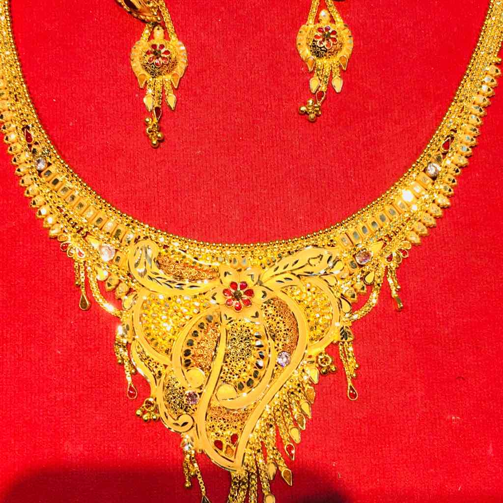 22KT Gold Ladies Calcutti Handmade Bridal Necklace Set