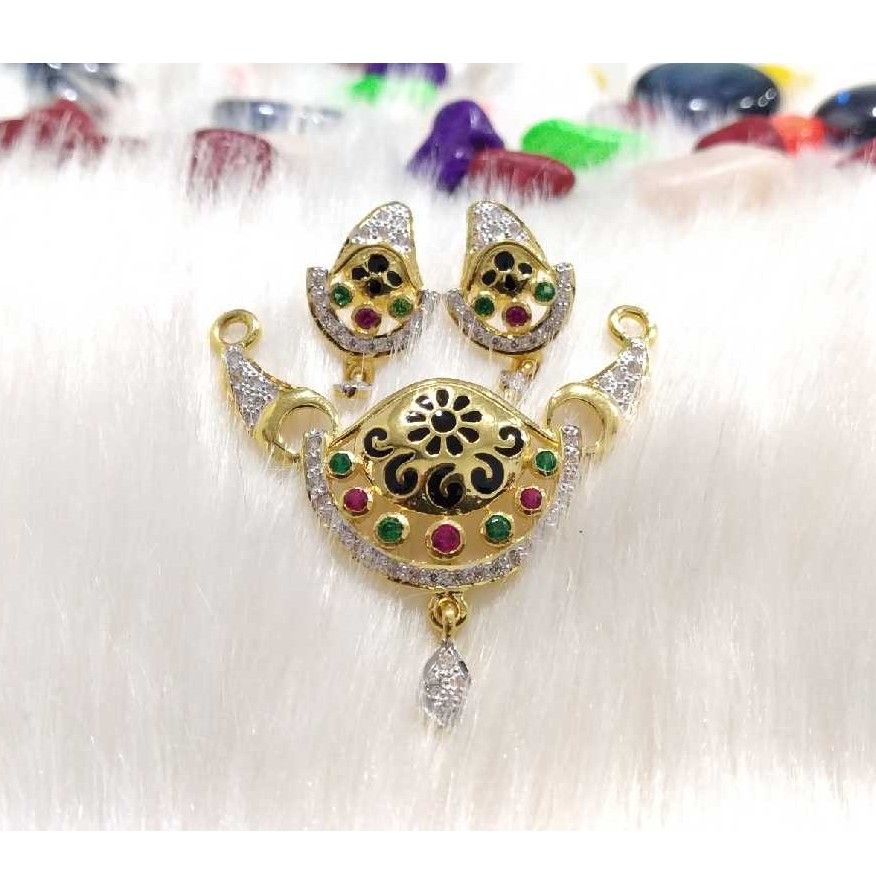 Gold Fancy Pendant Set