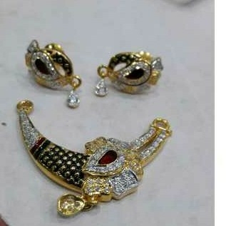 22KT Fancy Ladies Pendant Set