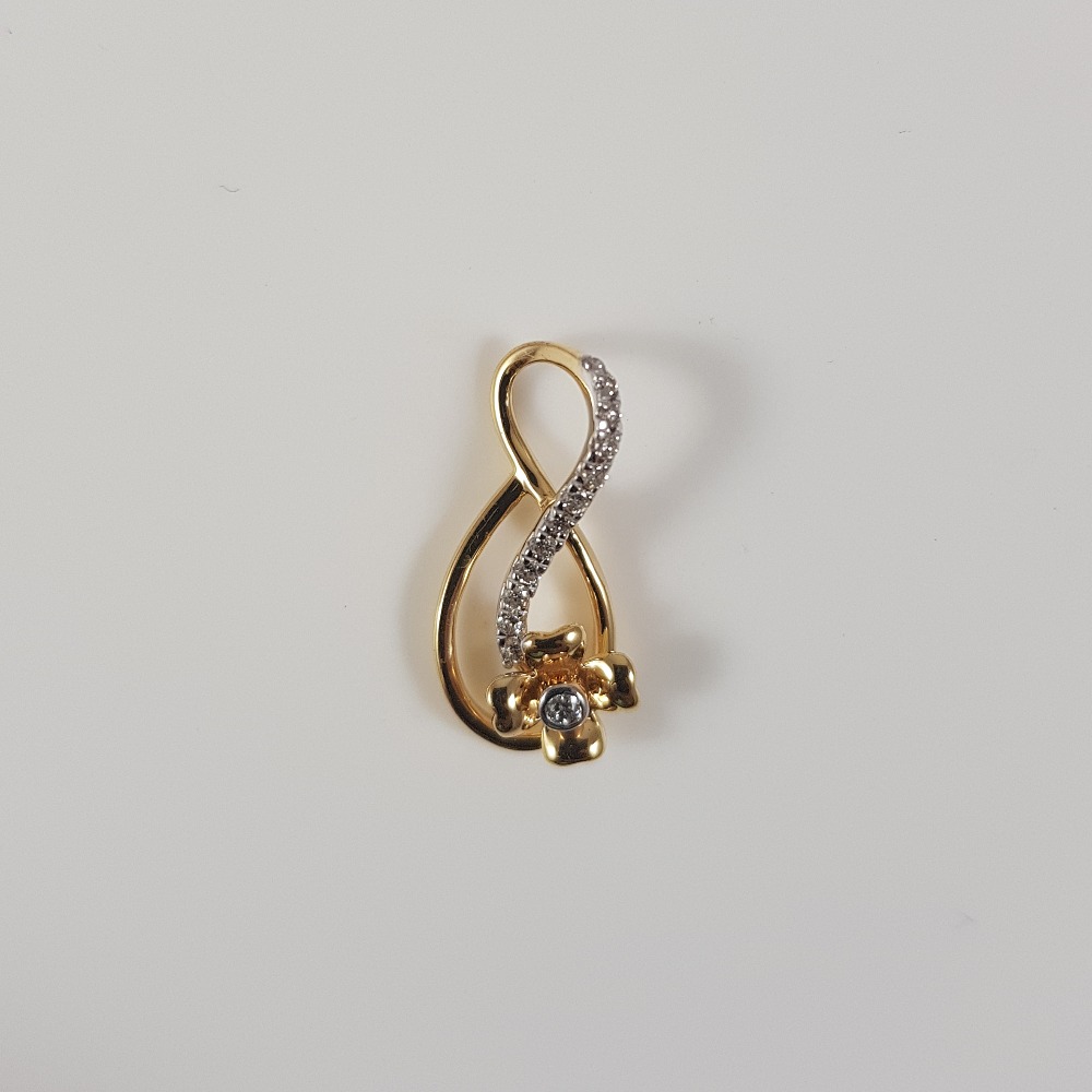 22KT Antique Ladies Diamond Pendant