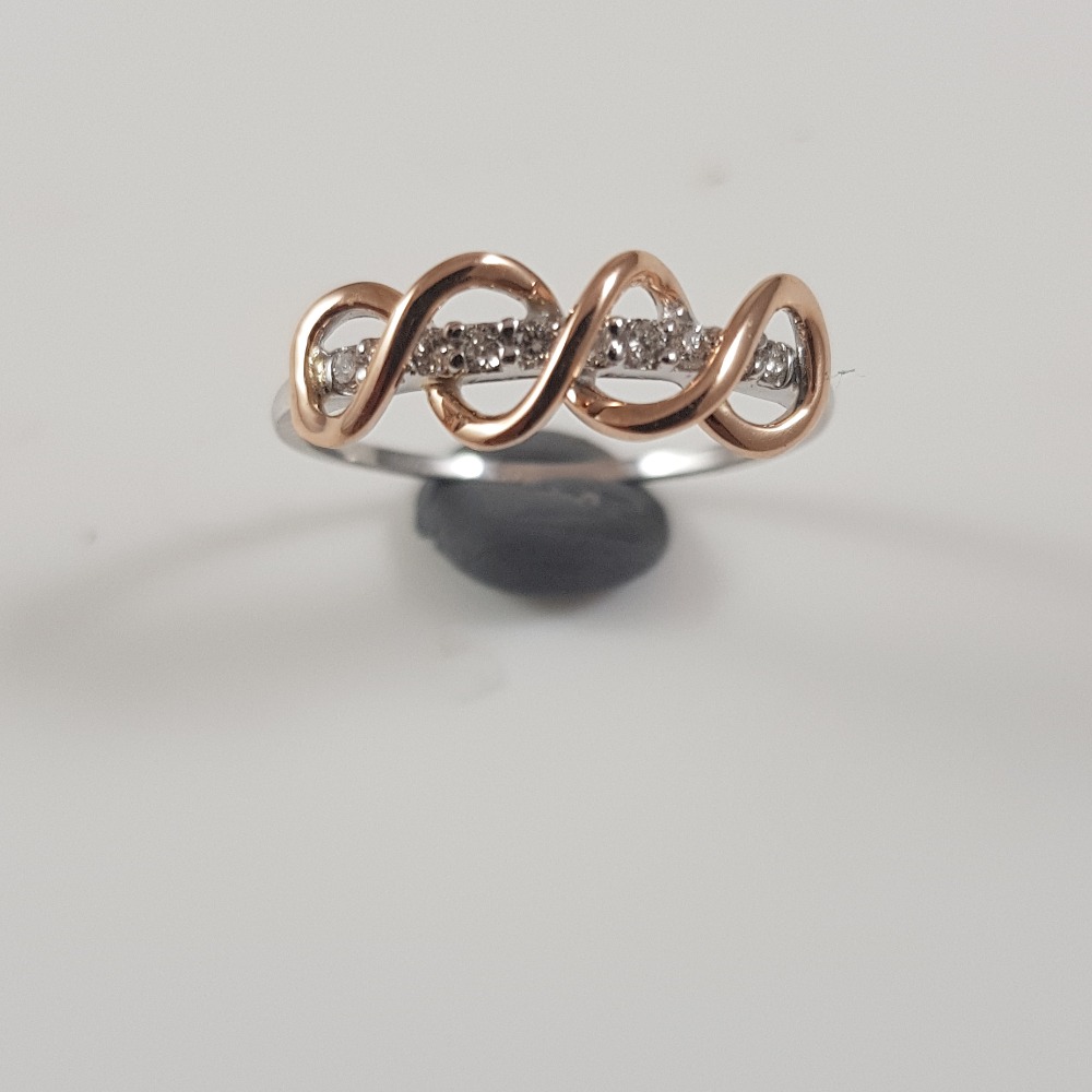 22KT Gold Attractive Ladies Ring