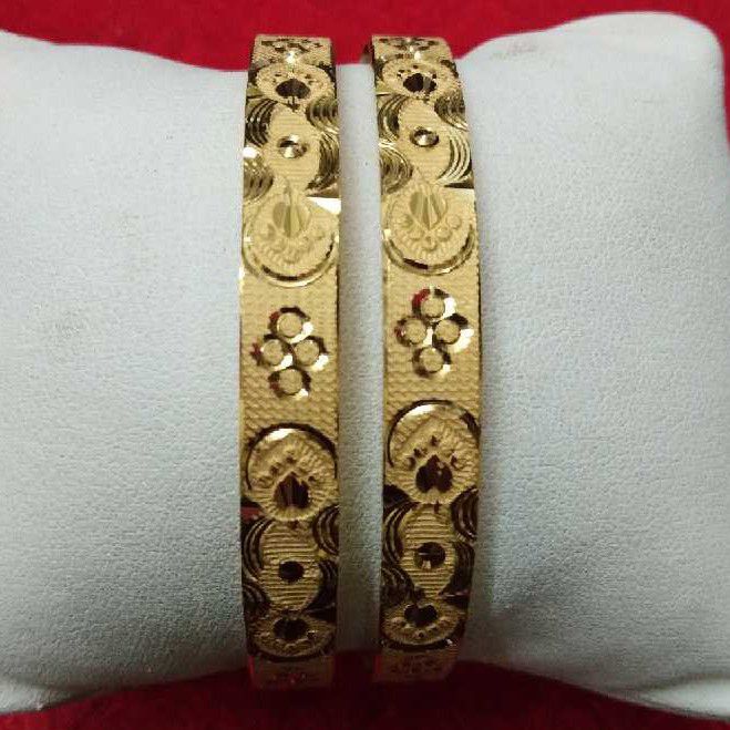916 Designer Gold Bangle