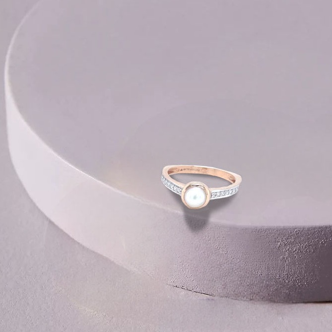 Nature inspired textured gold ring