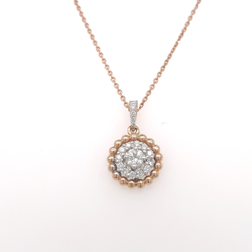 Glamorous diamond pendant