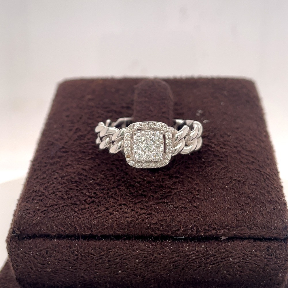 Elegant Floret Diamond Ring