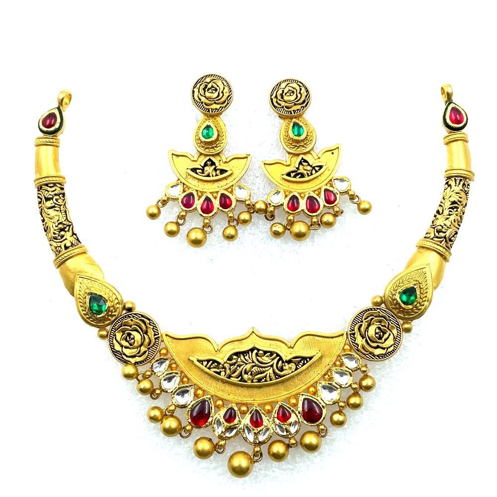 Golden necklace set